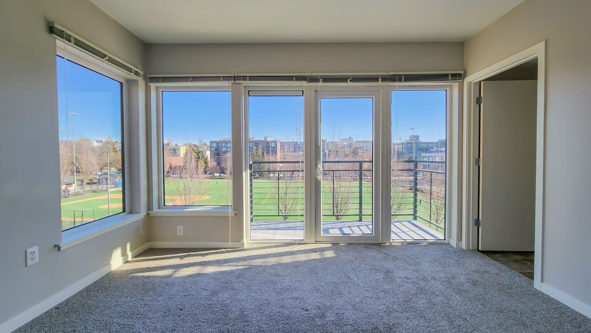Seattle Apartment: 1641 Nagle Pl