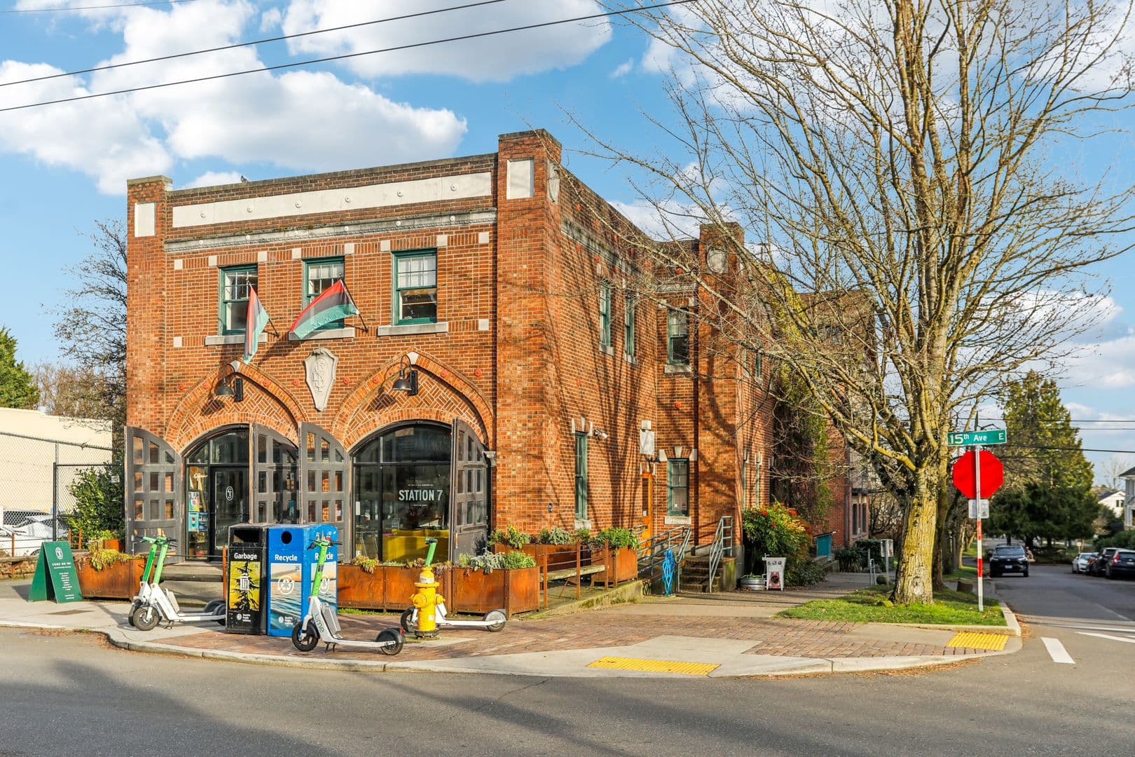 Seattle Apartment: 555 15th AVE E