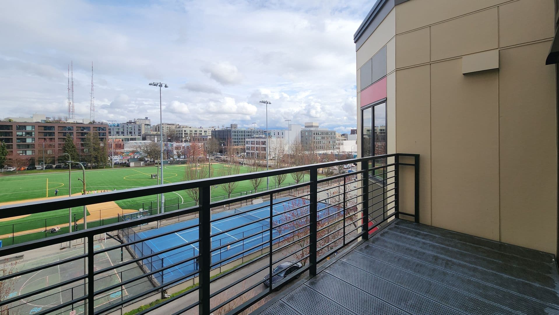 Seattle Apartment: 1641 Nagle Pl