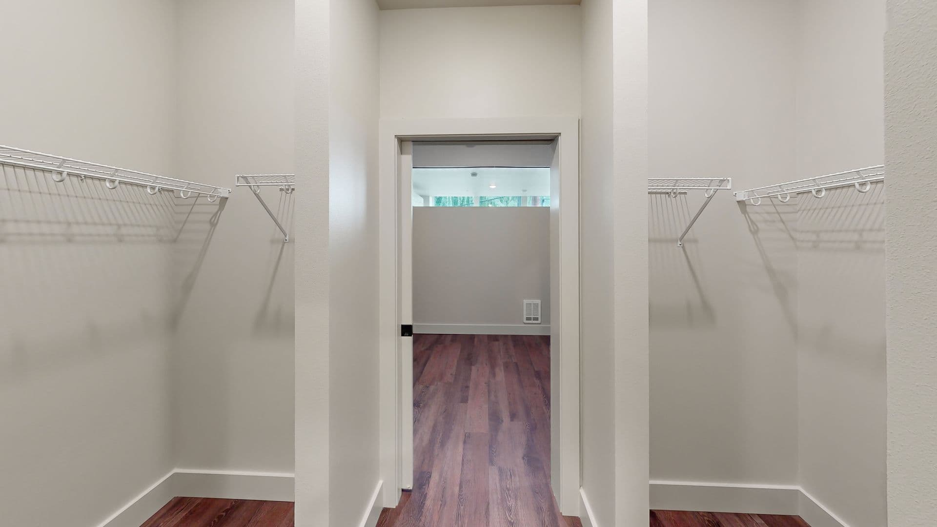 Seattle Apartment: 555 15th AVE E