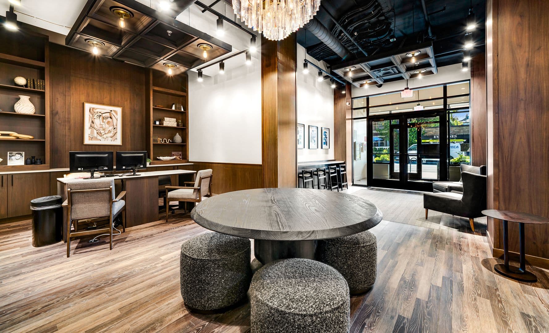Seattle Apartment: 555 15th AVE E