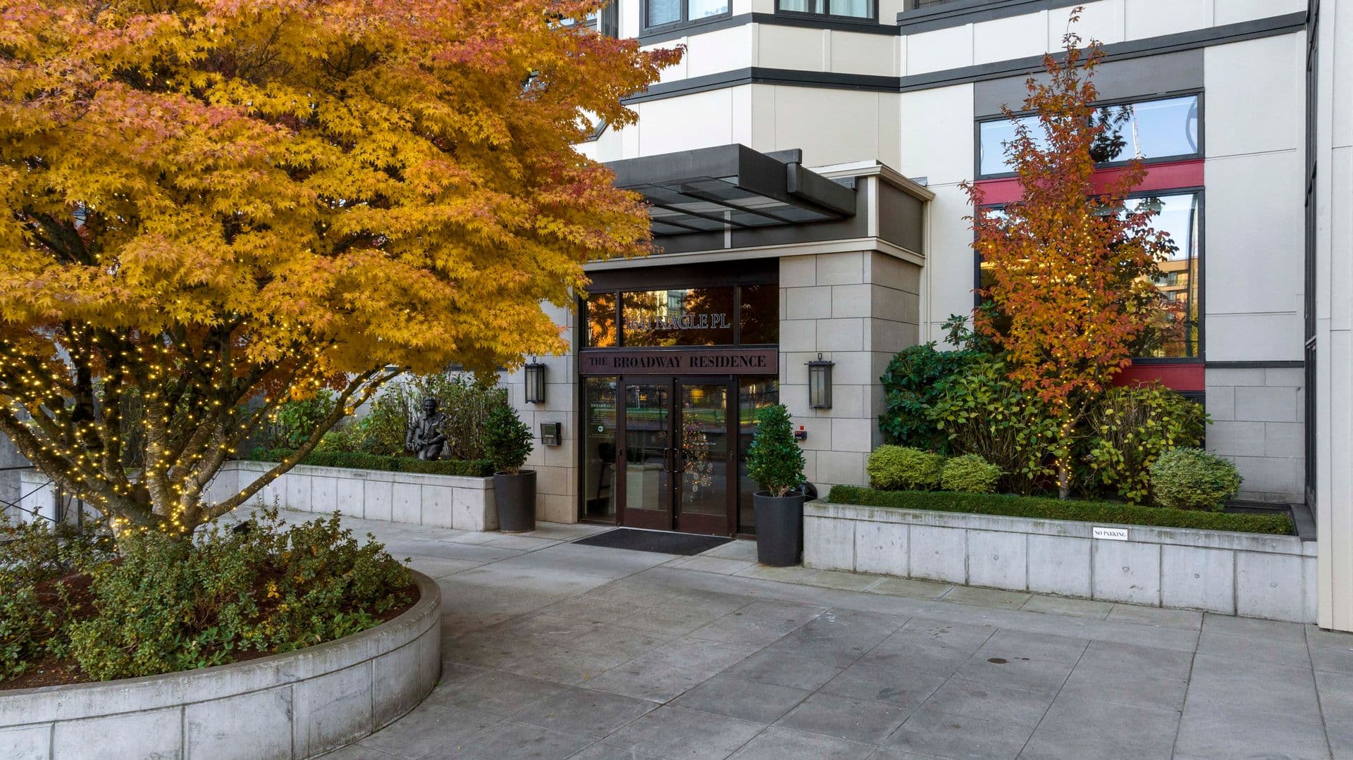 Seattle Apartment: 1641 Nagle Pl