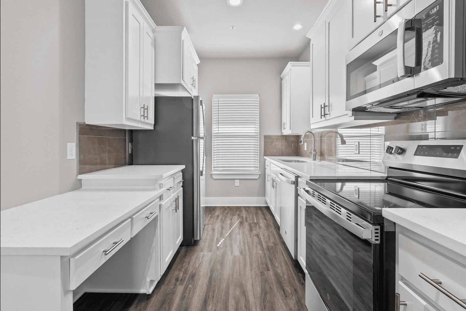 Commerce Apartment: 1906 Jackson St