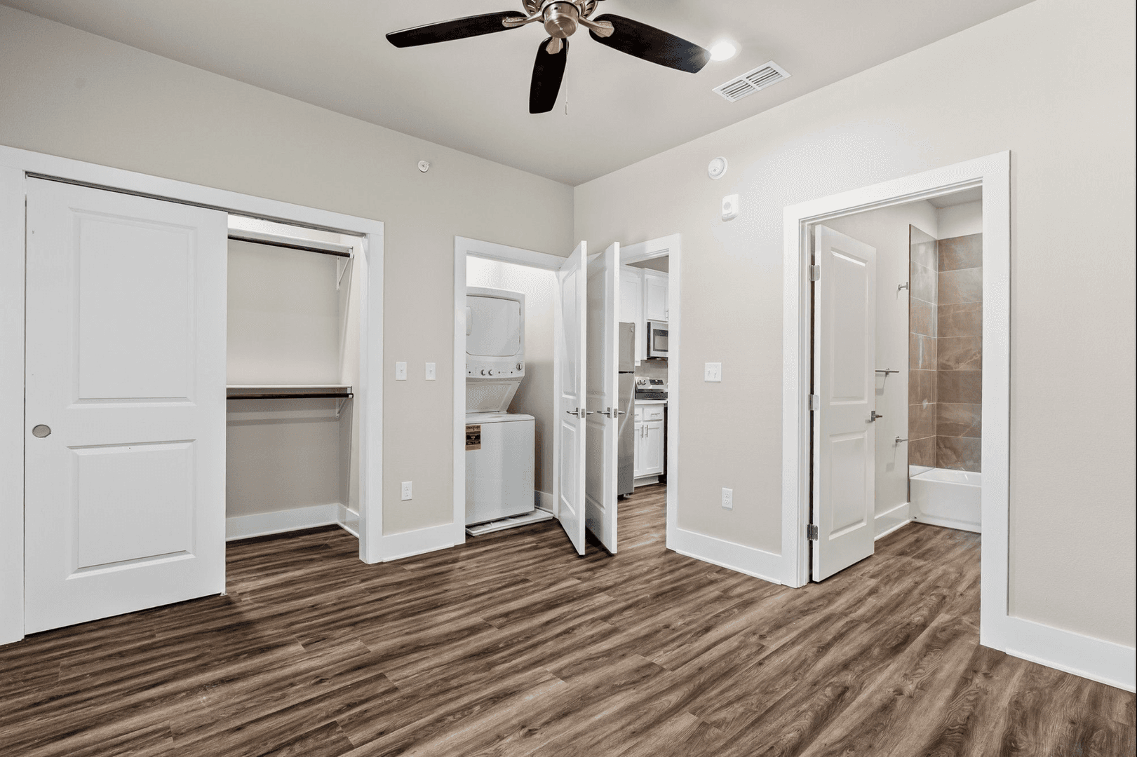 Commerce Apartment: 1906 Jackson St