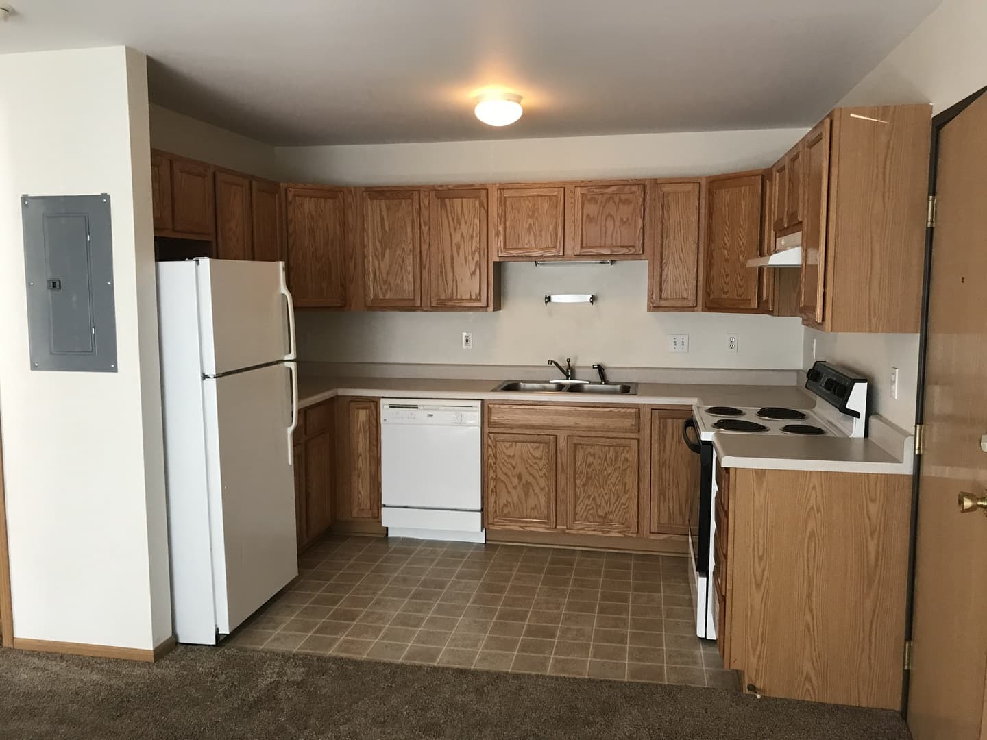 Ames Apartment: 101 N. Hyland
