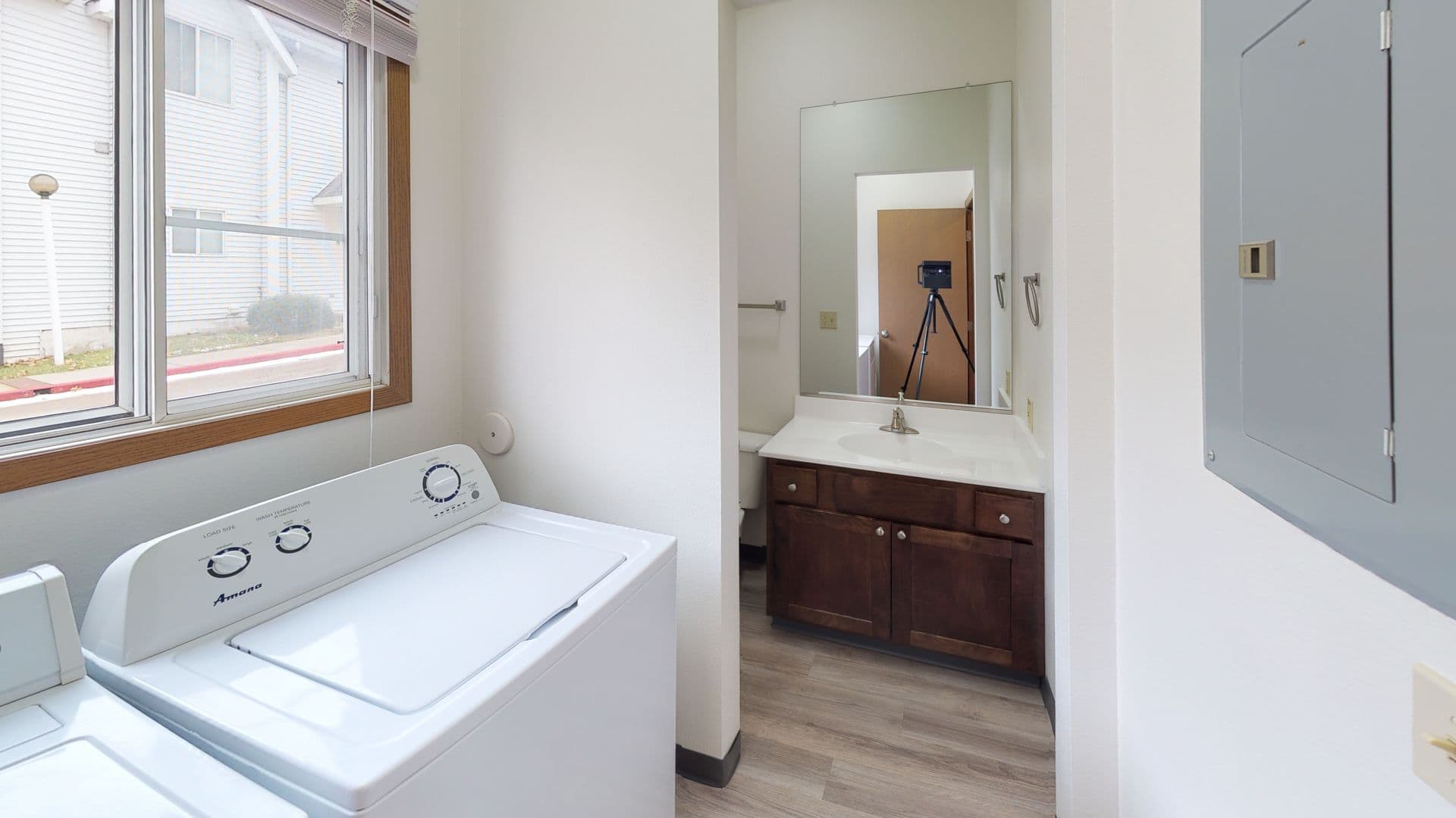 Ames Apartment: 1107 Delaware