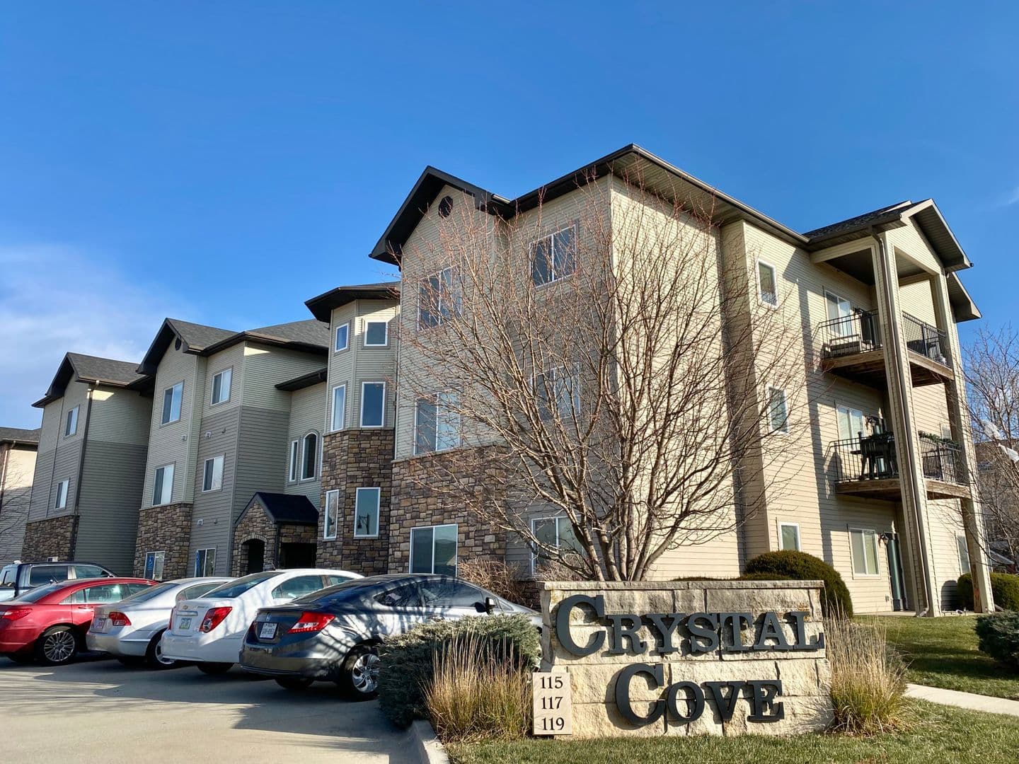 Ames Apartment: 117 Crystal Street