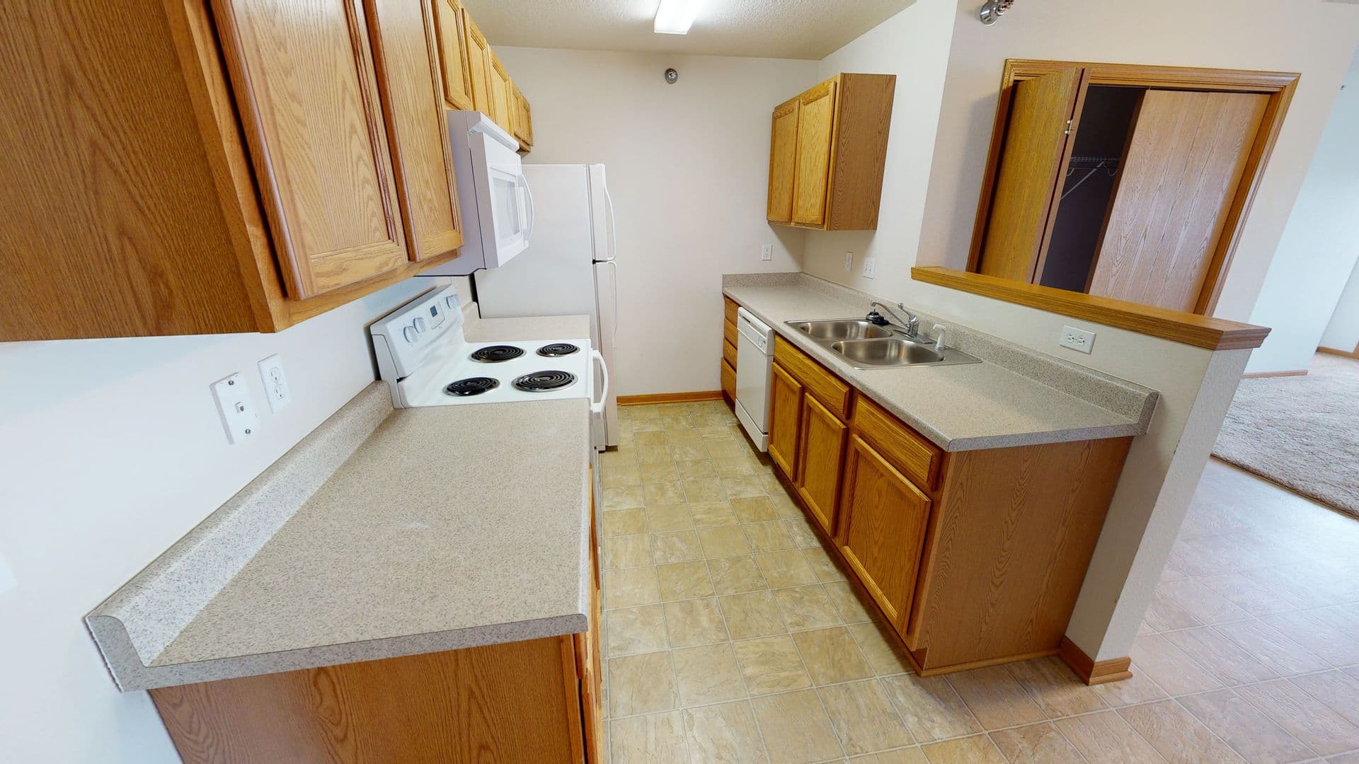 Ames Apartment: 1428 Walton