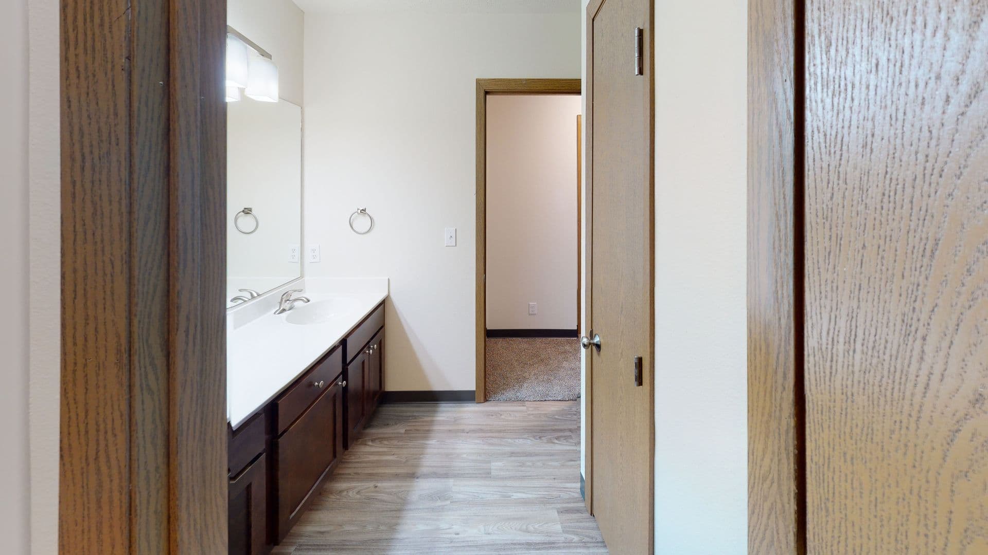 Ames Apartment: 1025 Delaware