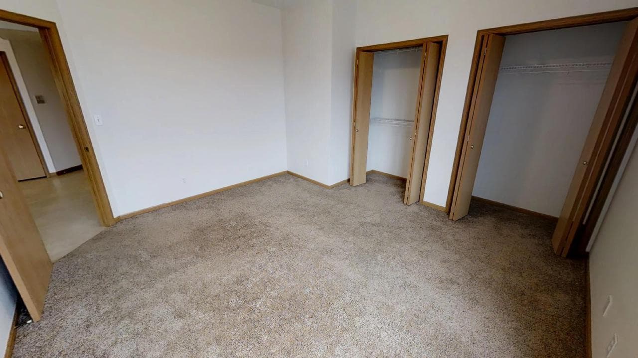 Ames Apartment: 2810 Stange