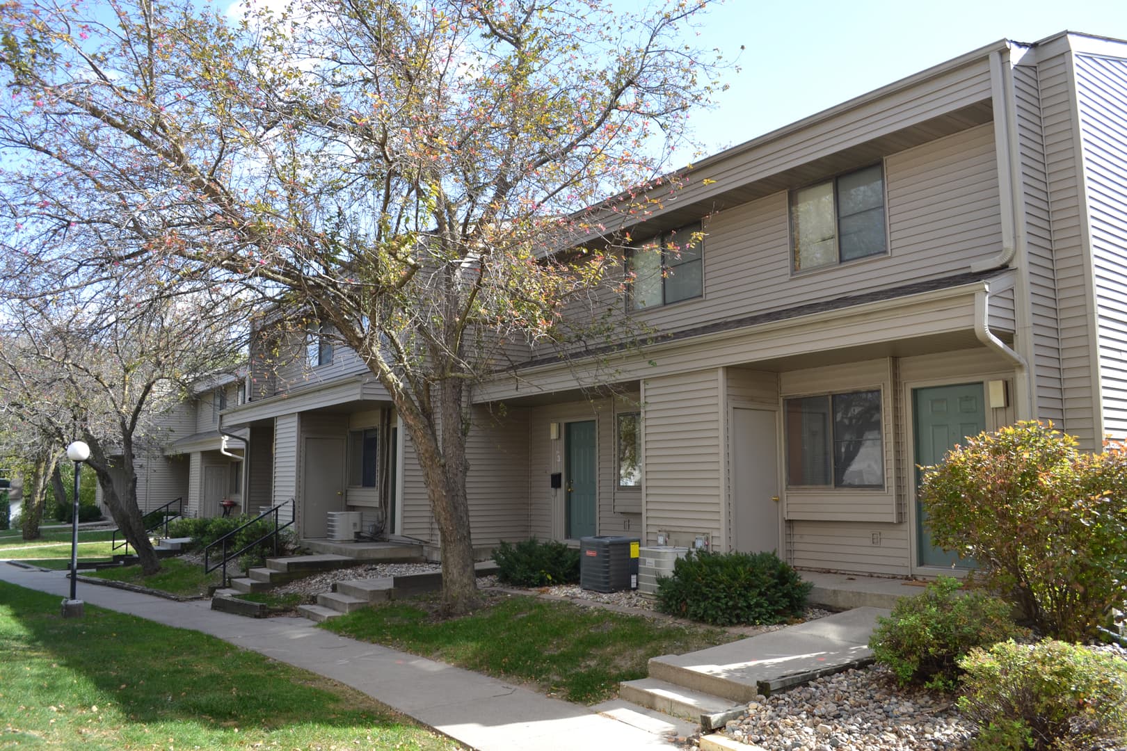 Ames Apartment: 214 S. Hyland