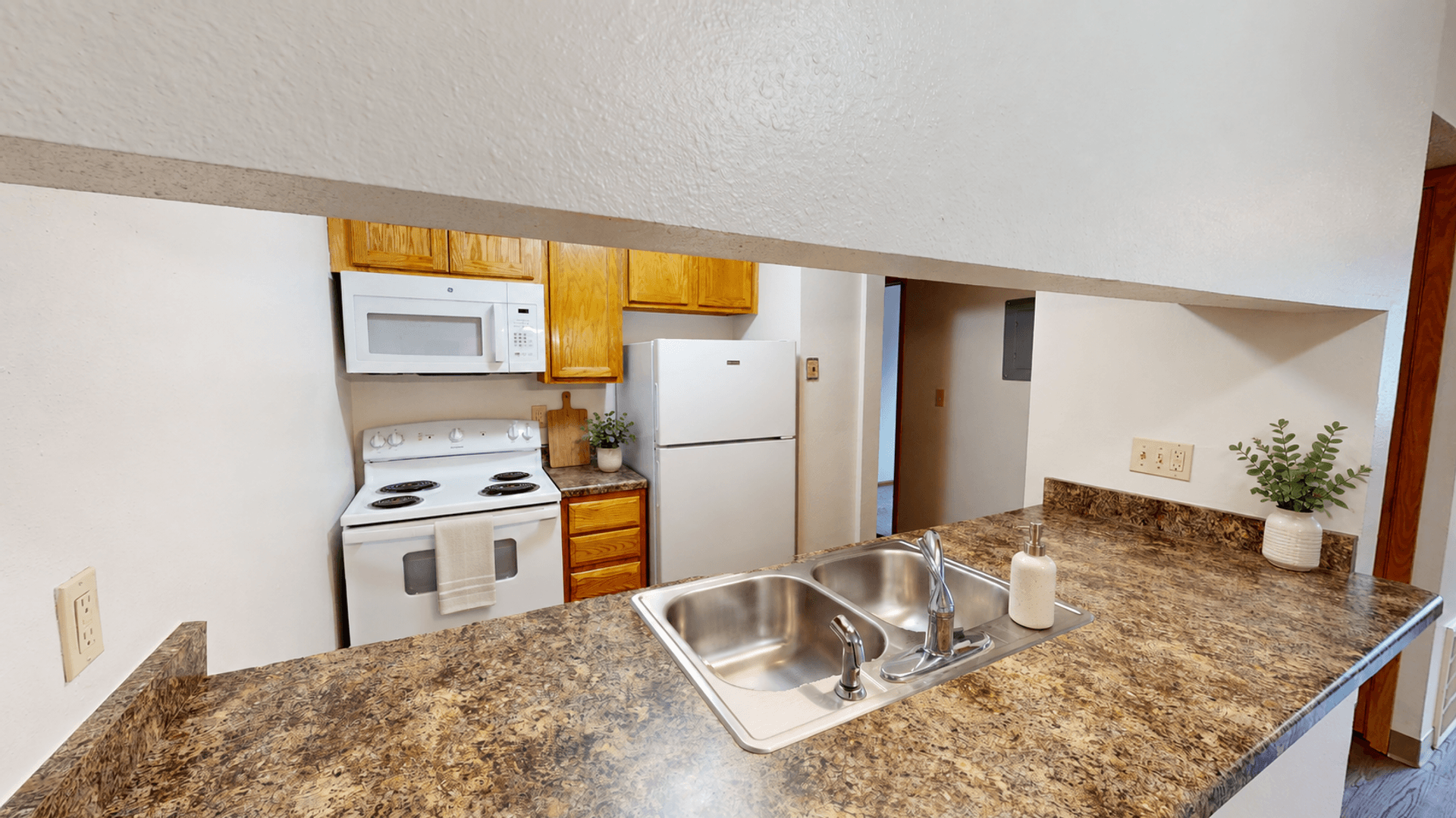 Ames Apartment: 4915 Todd