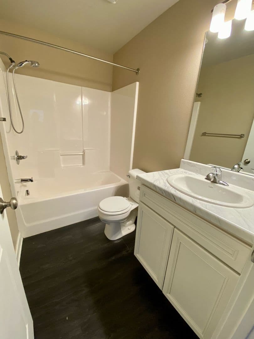Ankeny House: 4503 NE McDougal Lane