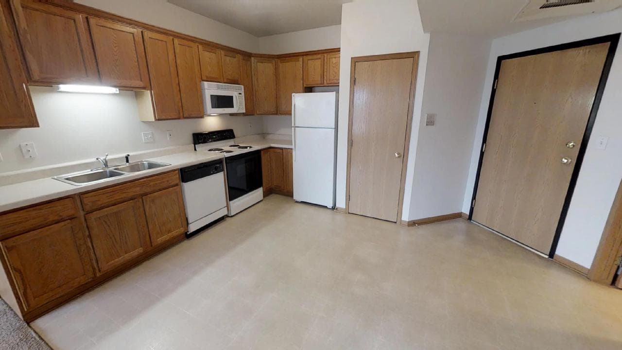 Ames Apartment: 2810 Stange