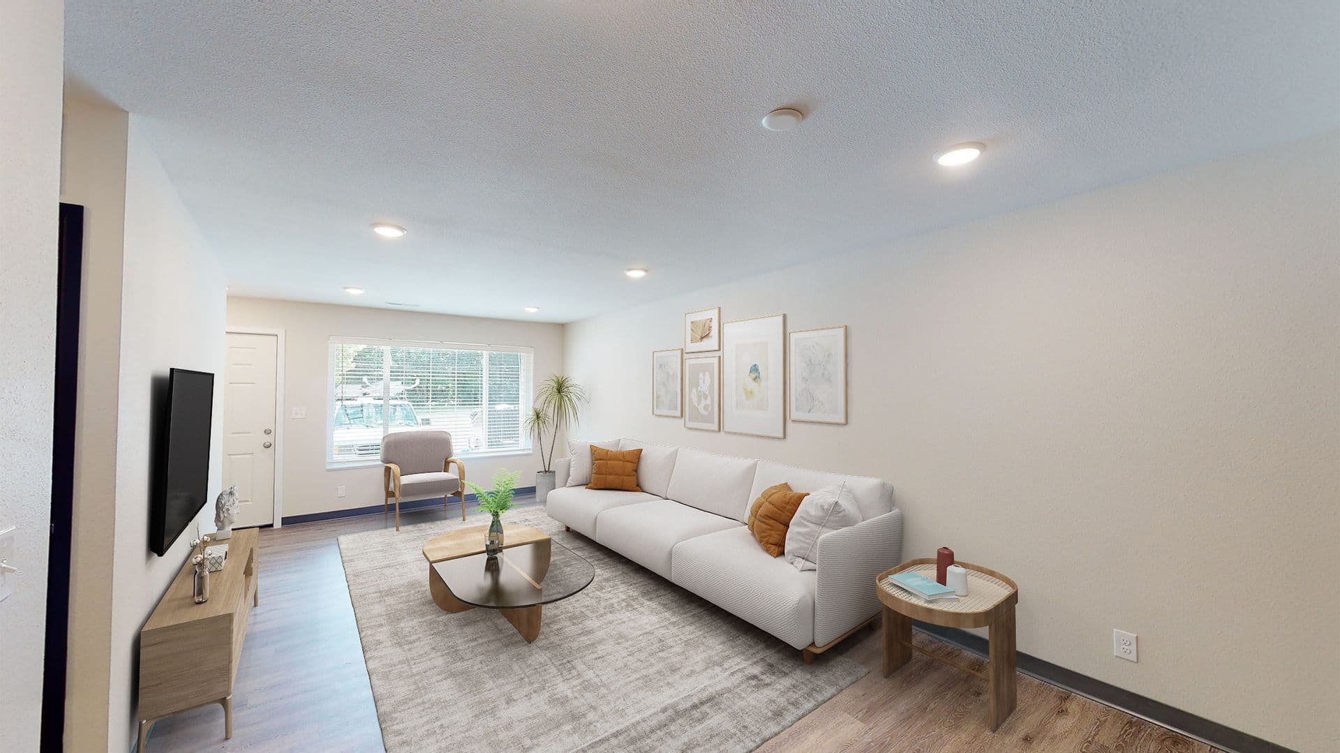 Ames Apartment: 212 S. Hyland