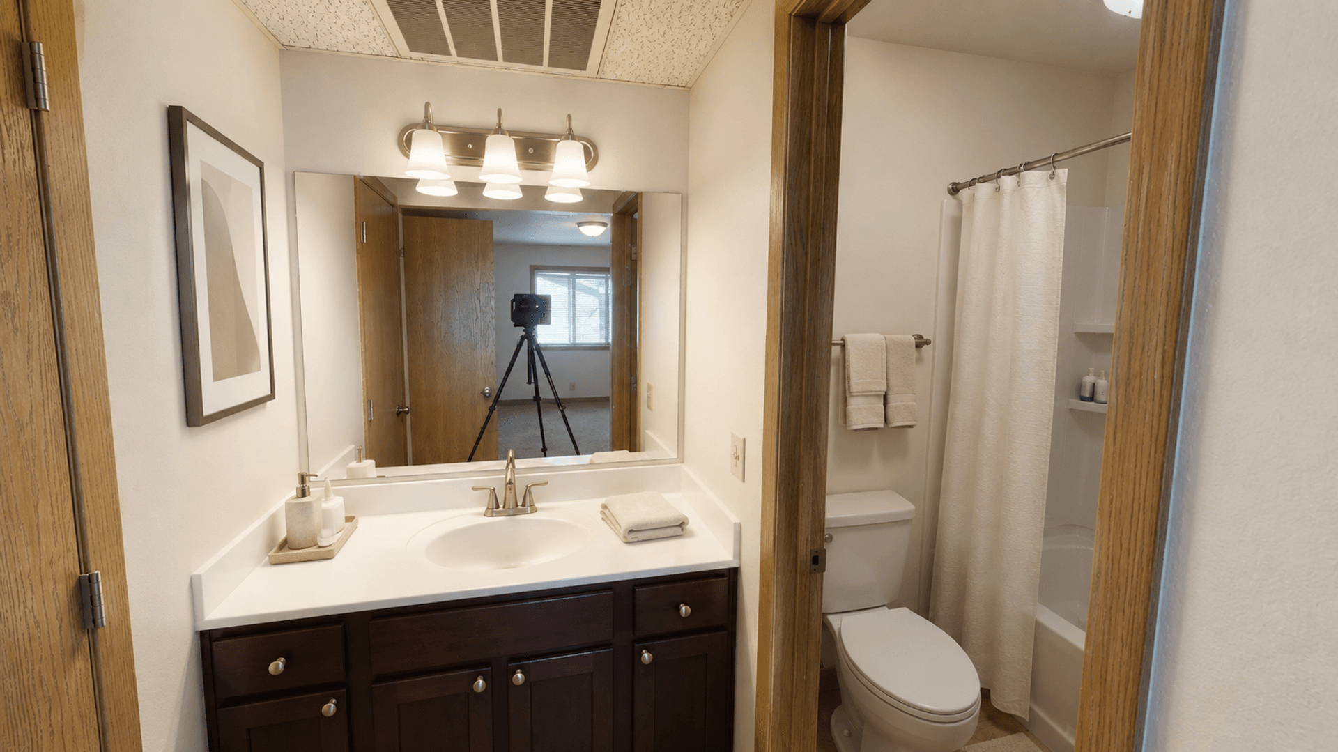 Ames Apartment: 119 N. Hyland