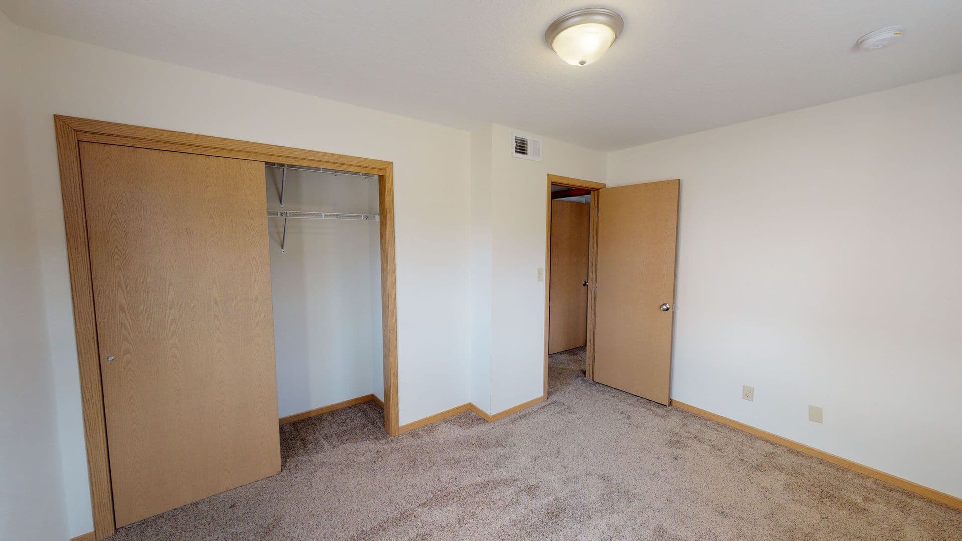 Ames Apartment: 726 24th