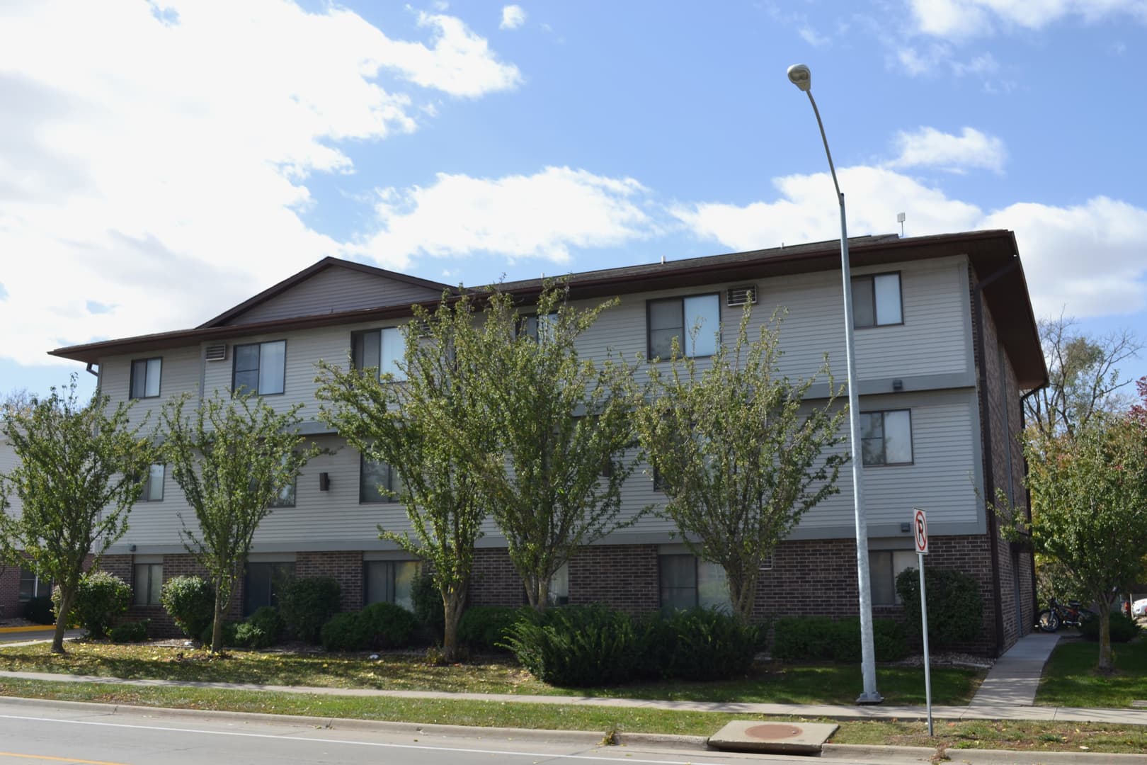 Ames Apartment: 153 N. Hyland