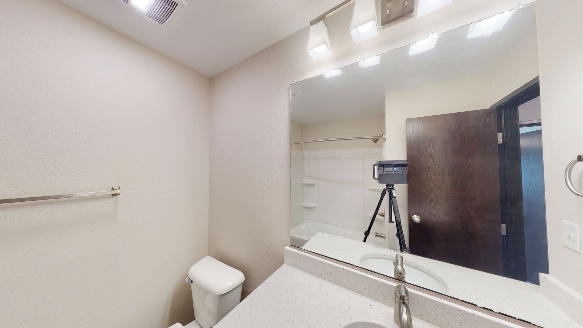 Ames Apartment: 214 S. Hyland