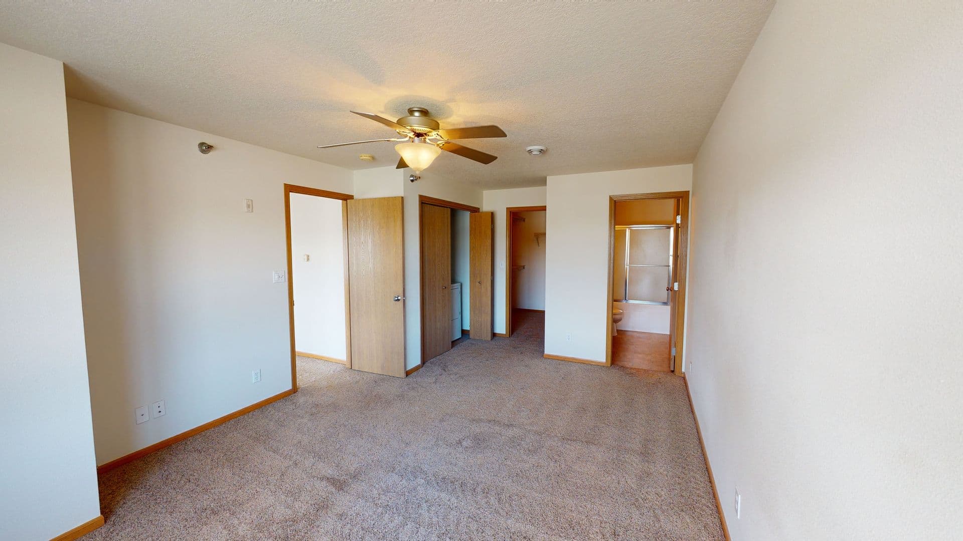 Ames Apartment: 1428 Walton