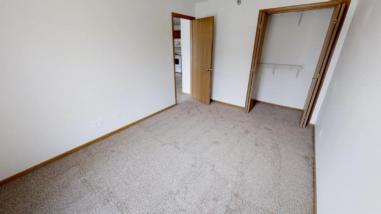 Ames Apartment: 1417 Mayfield