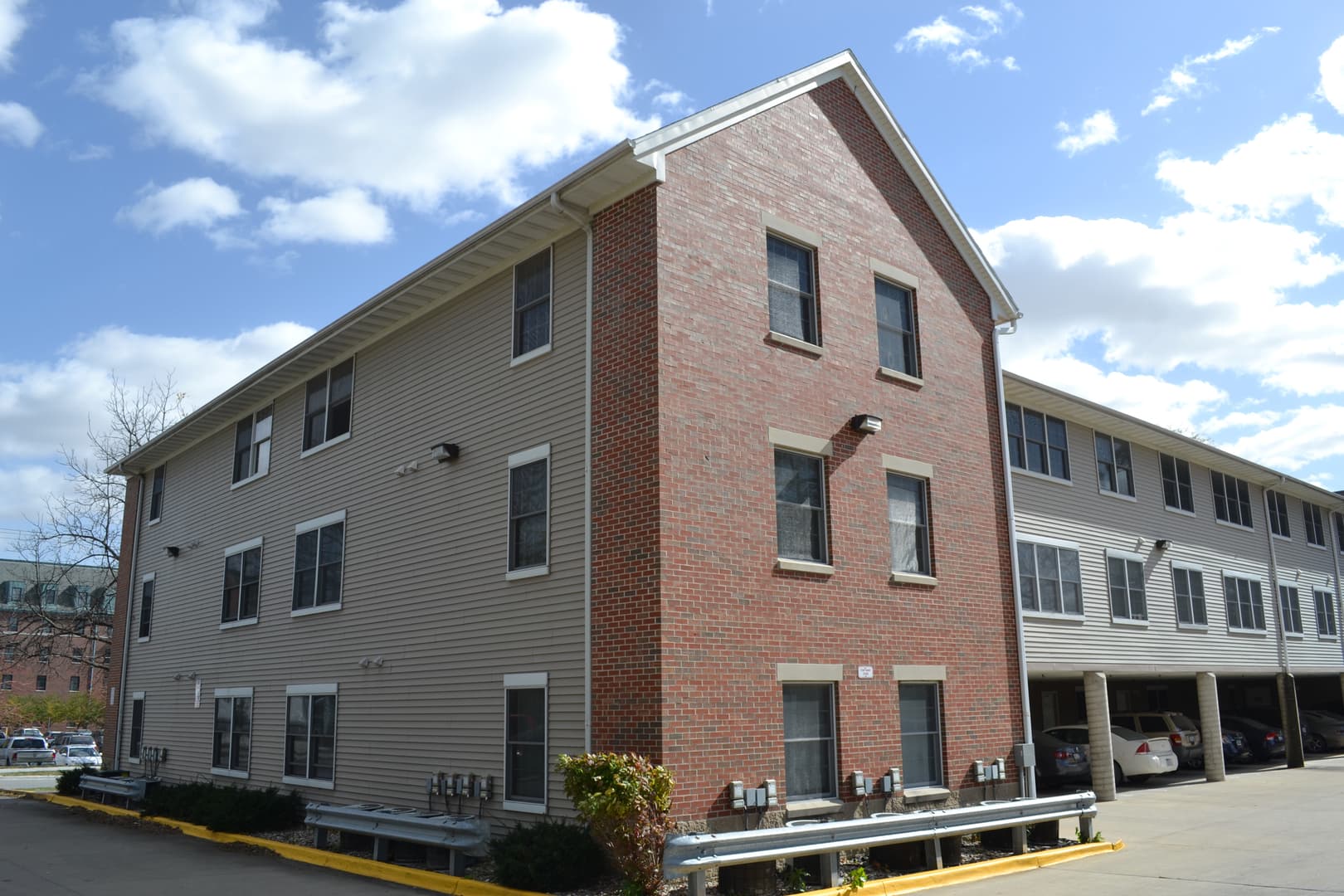 Ames Apartment: 123 Sheldon