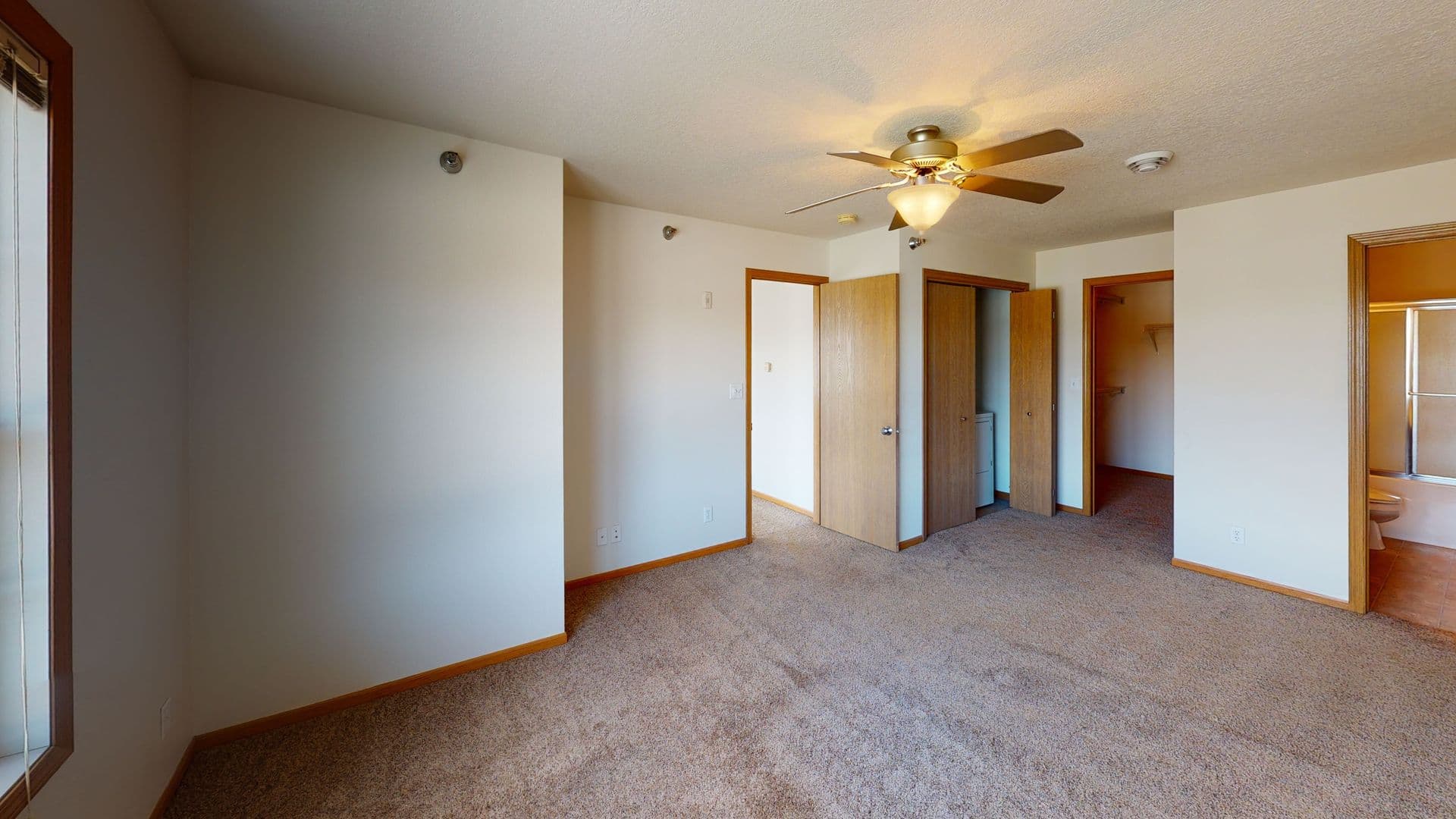 Ames Apartment: 1428 Walton
