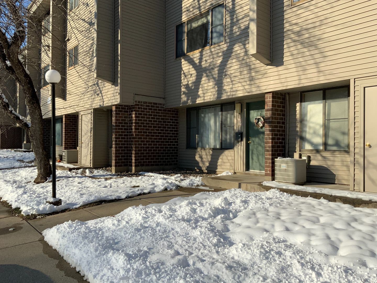 Ames Apartment: 210 S. Hyland
