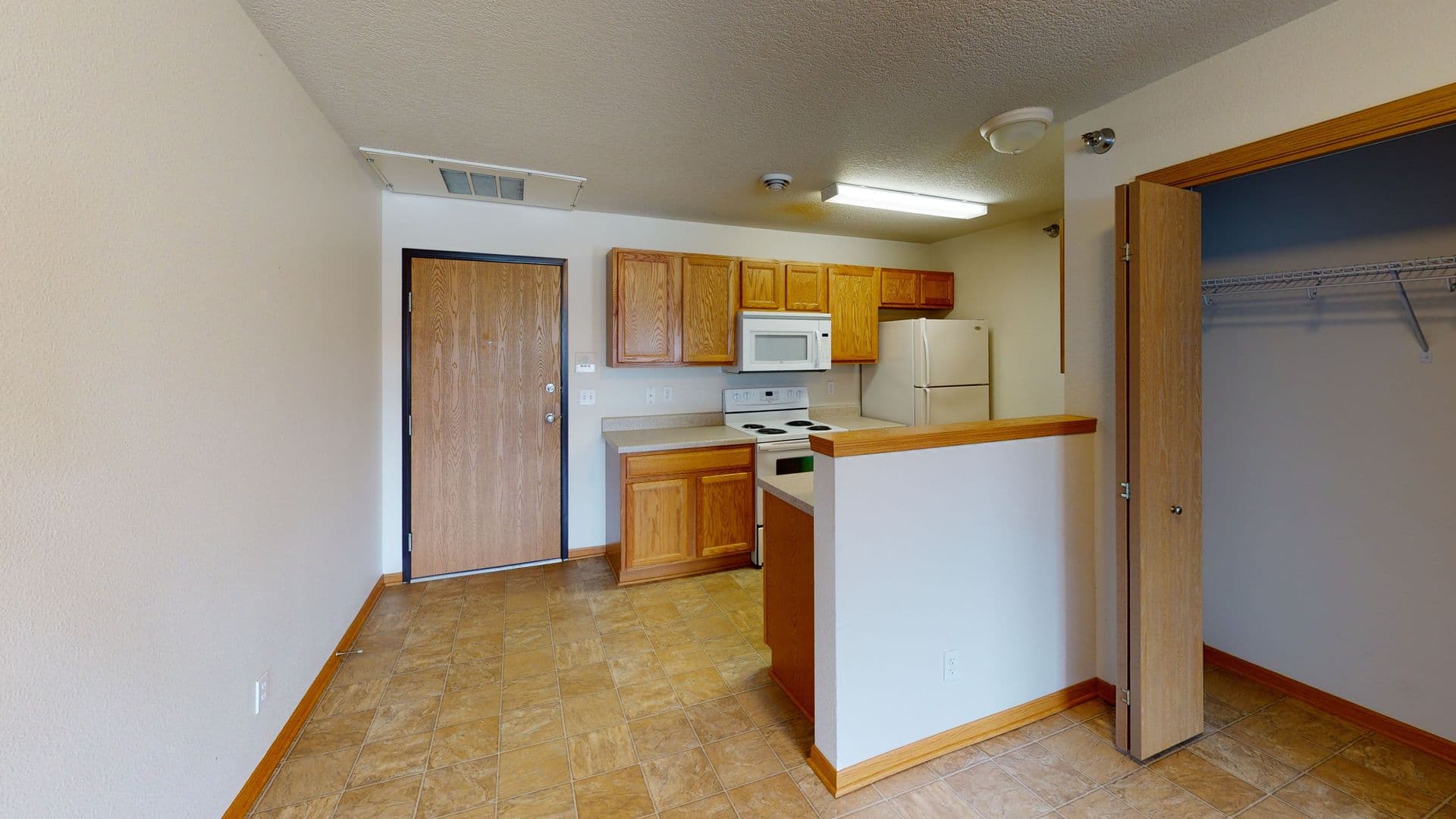 Ames Apartment: 1428 Walton