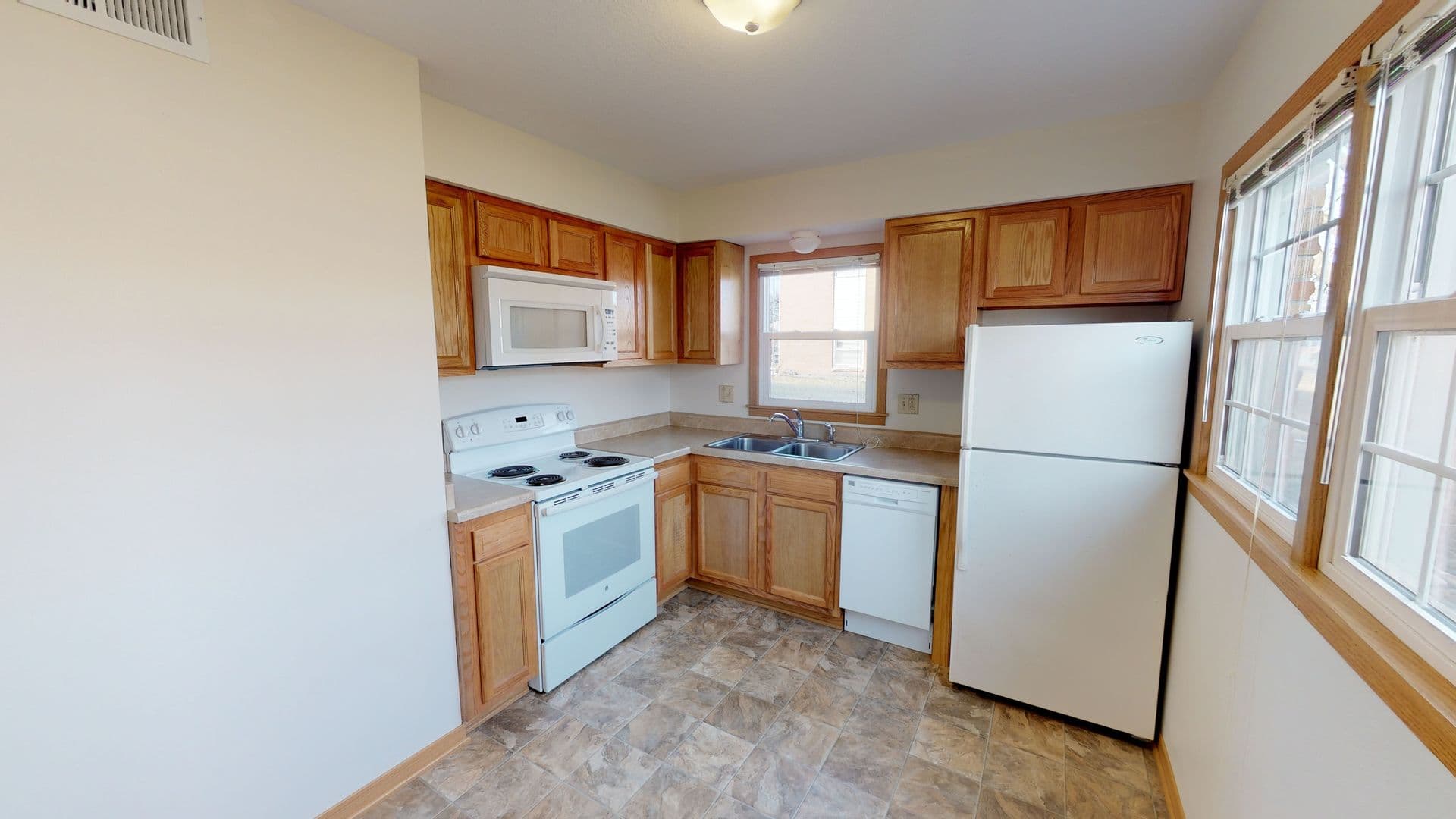 Ames Apartment: 726 24th