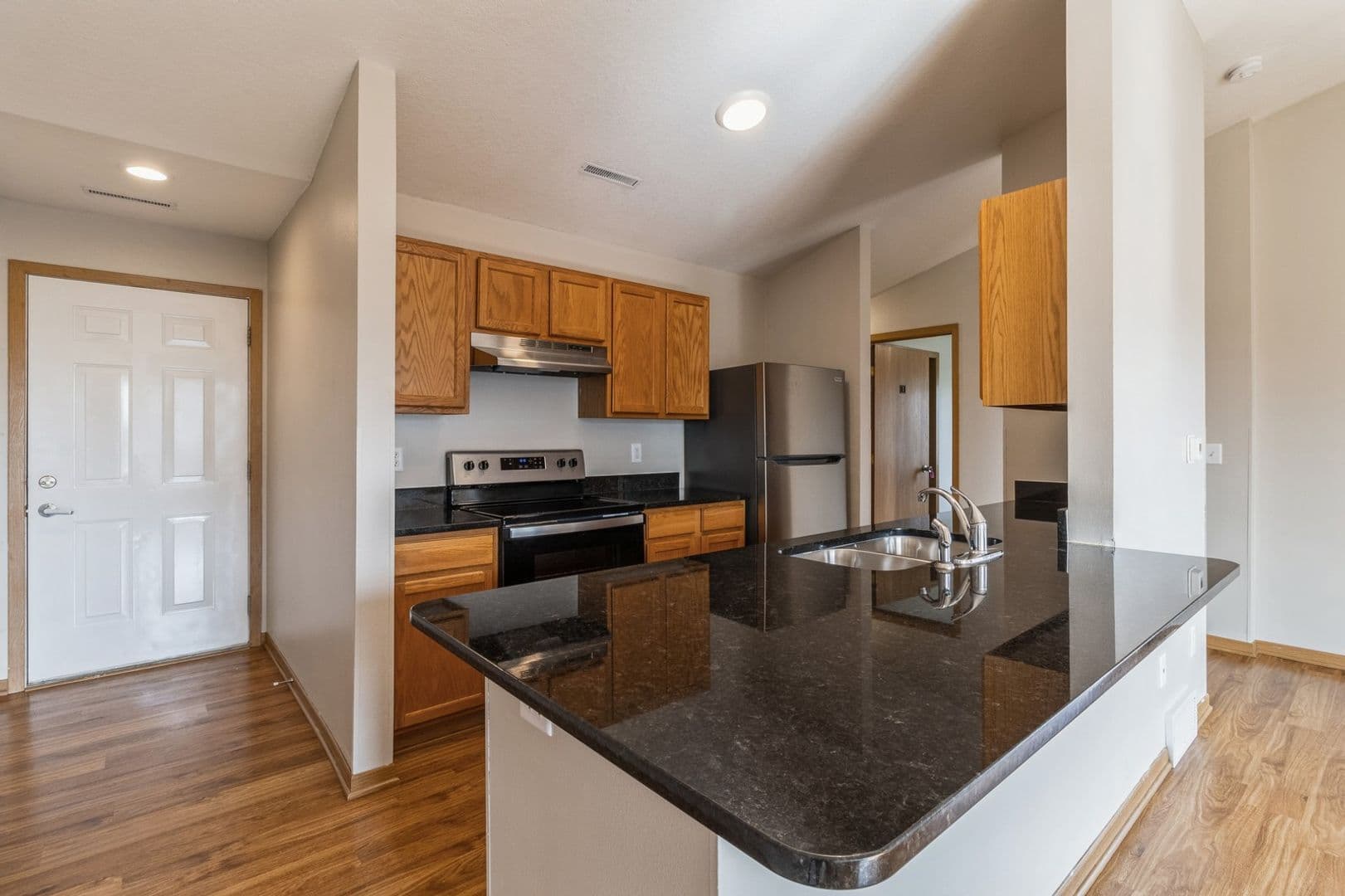 Ames Apartment: 4536 Twain
