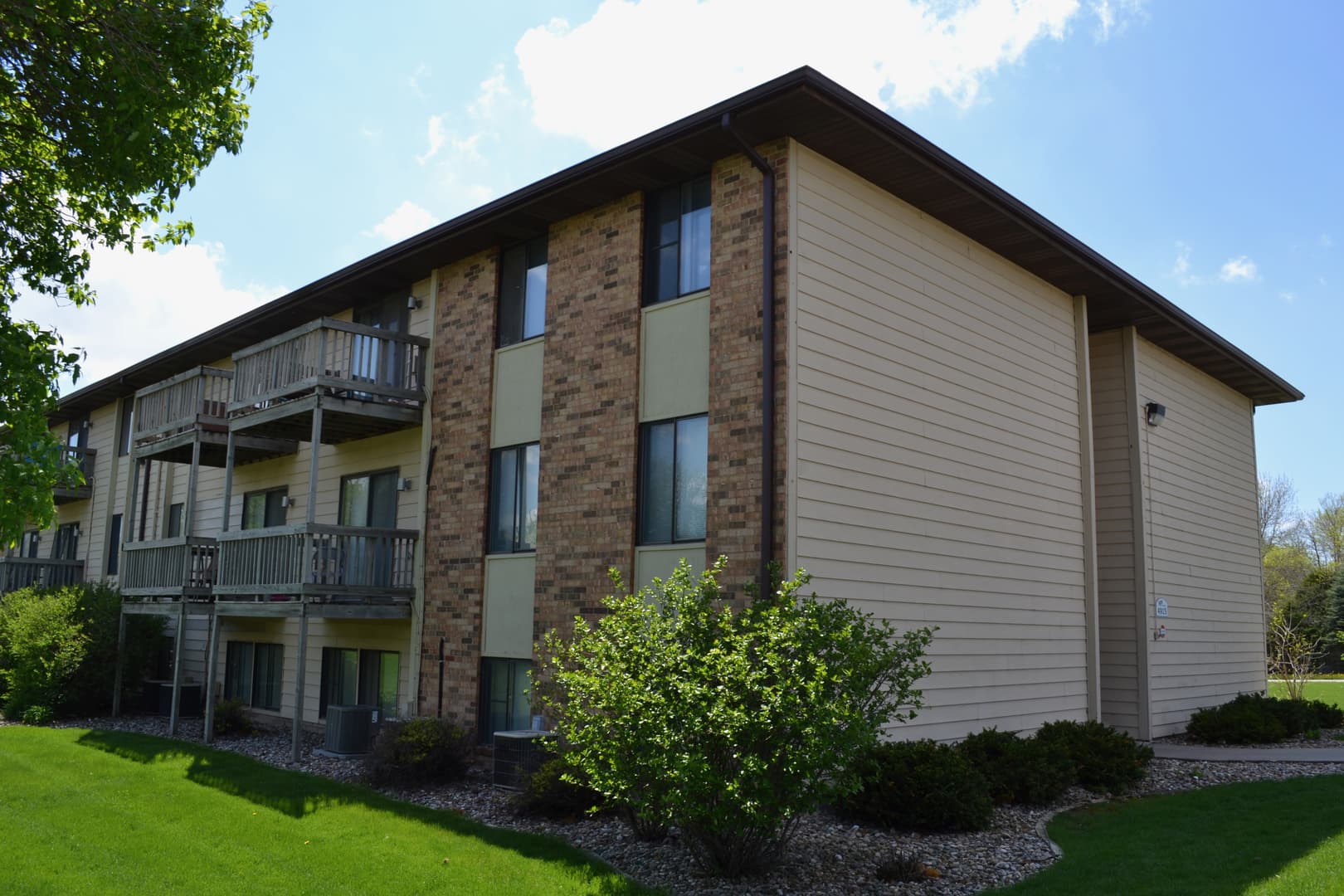 Ames Apartment: 4915 Todd