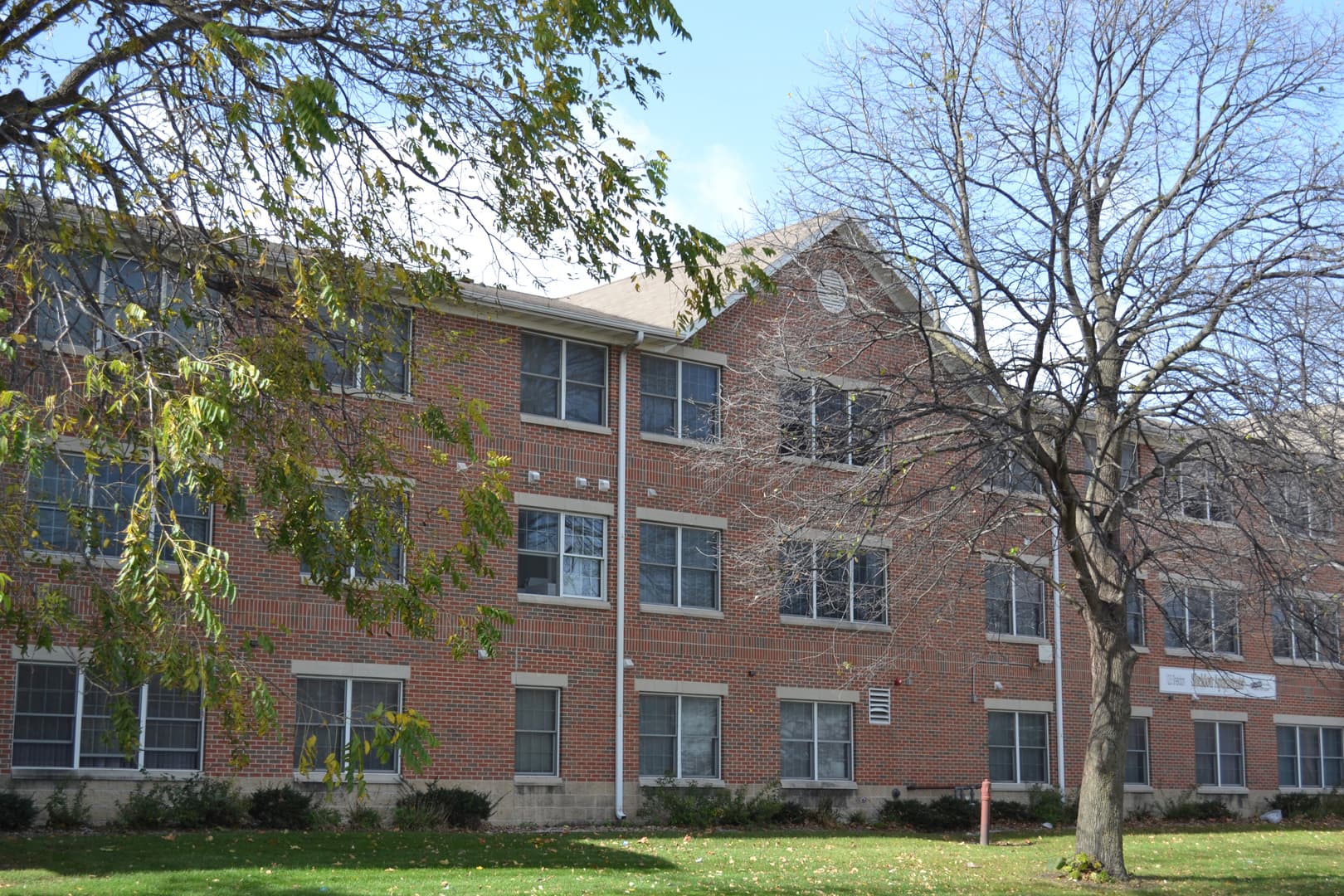 Ames Apartment: 123 Sheldon