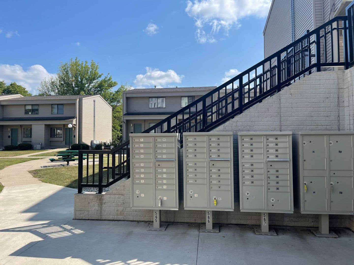 Ames Apartment: 214 S. Hyland