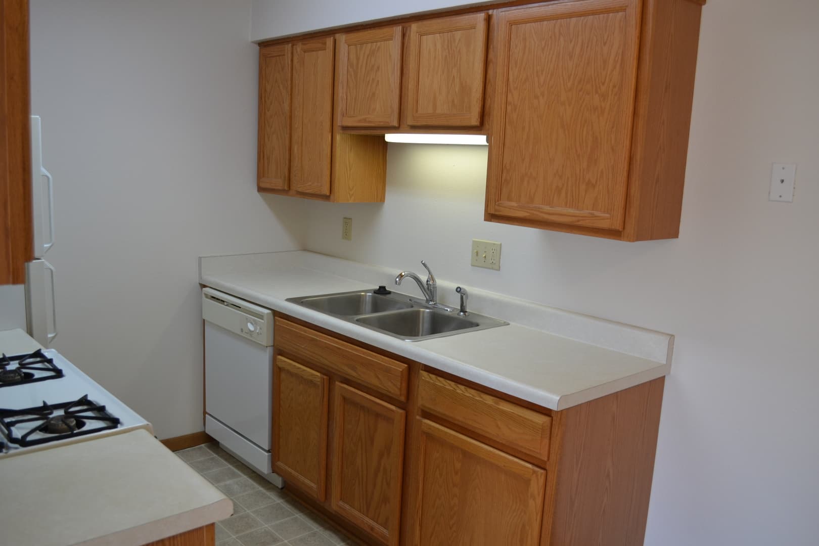 Ames Apartment: 4915 Todd