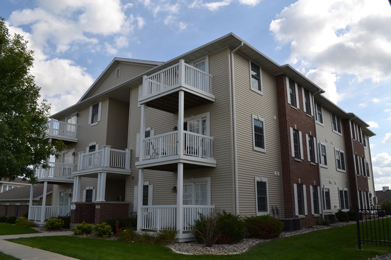 Ames Apartment: 2330 Aspen