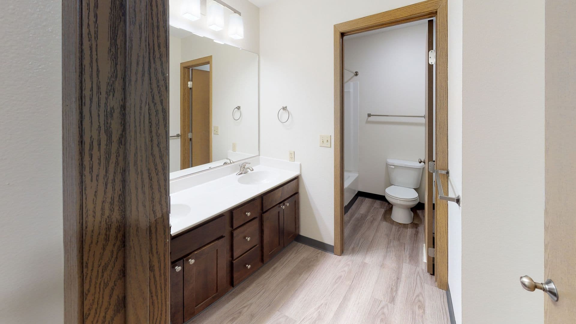 Ames Apartment: 1107 Delaware