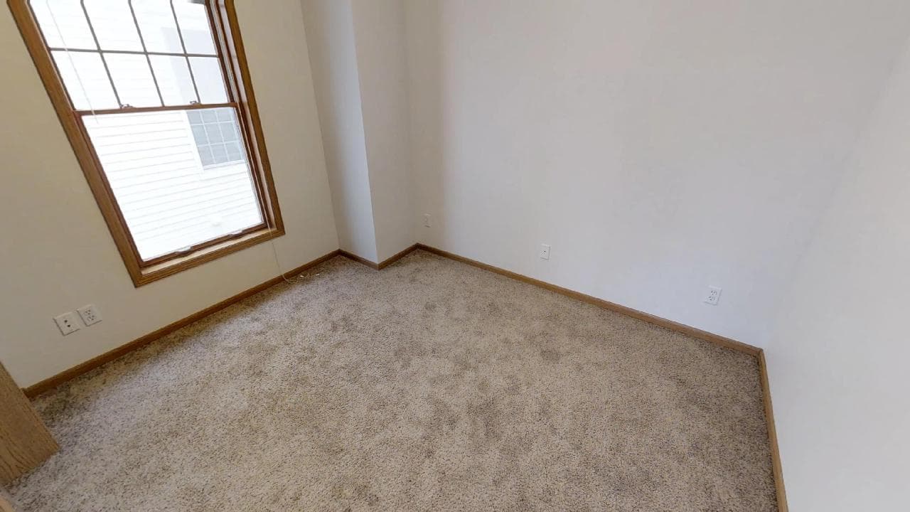 Ames Apartment: 2816 Stange