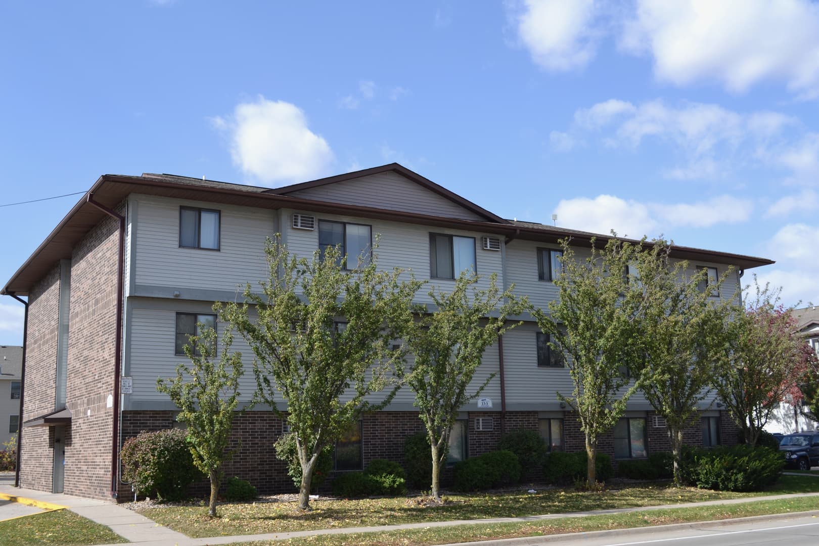 Ames Apartment: 153 N. Hyland