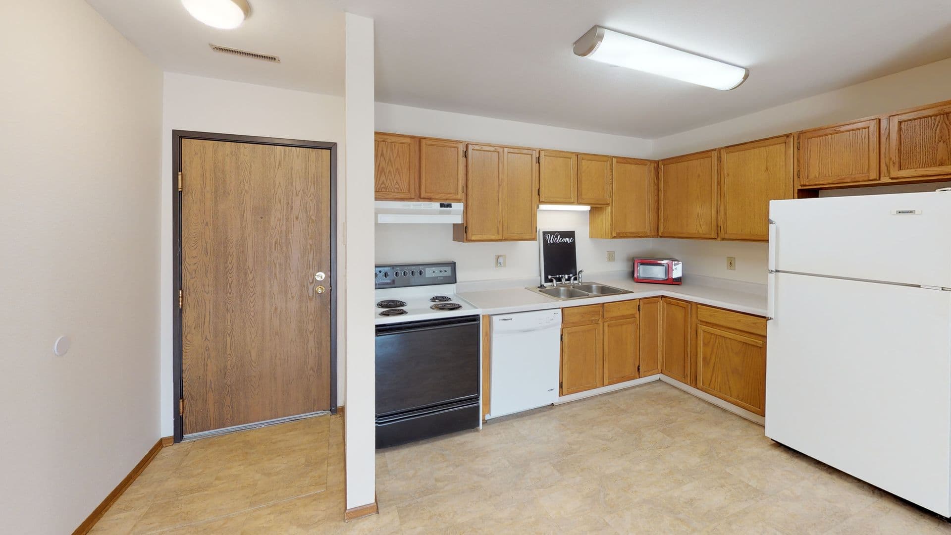 Ames Apartment: 908 Douglas Ave