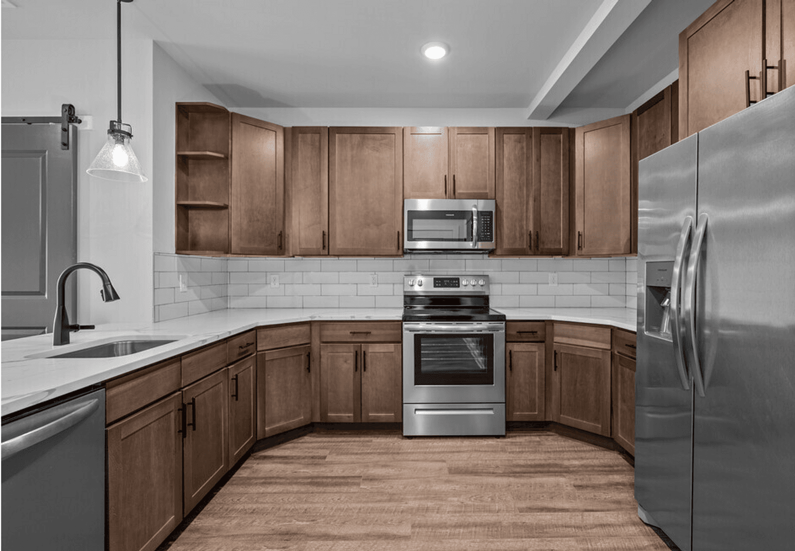 Bath Apartment: 284 N. Walnut St