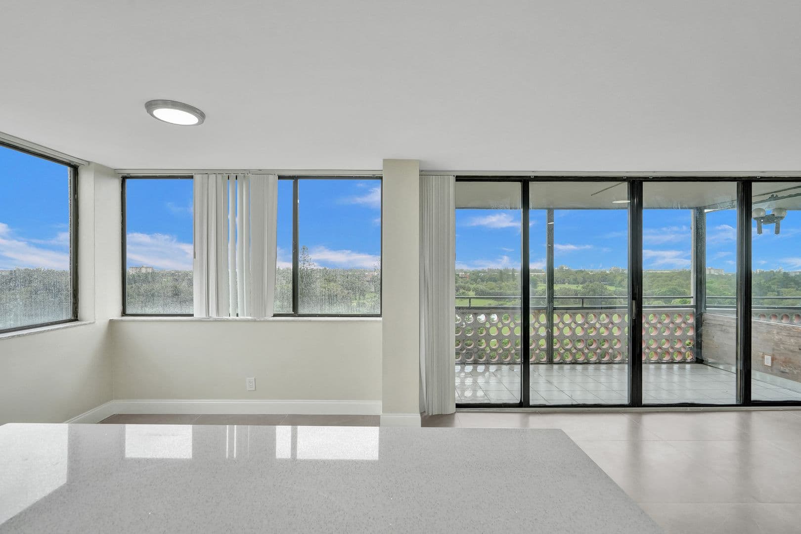 Lauderhill Apartment: 4222 Inverrary Blvd Unit 4810