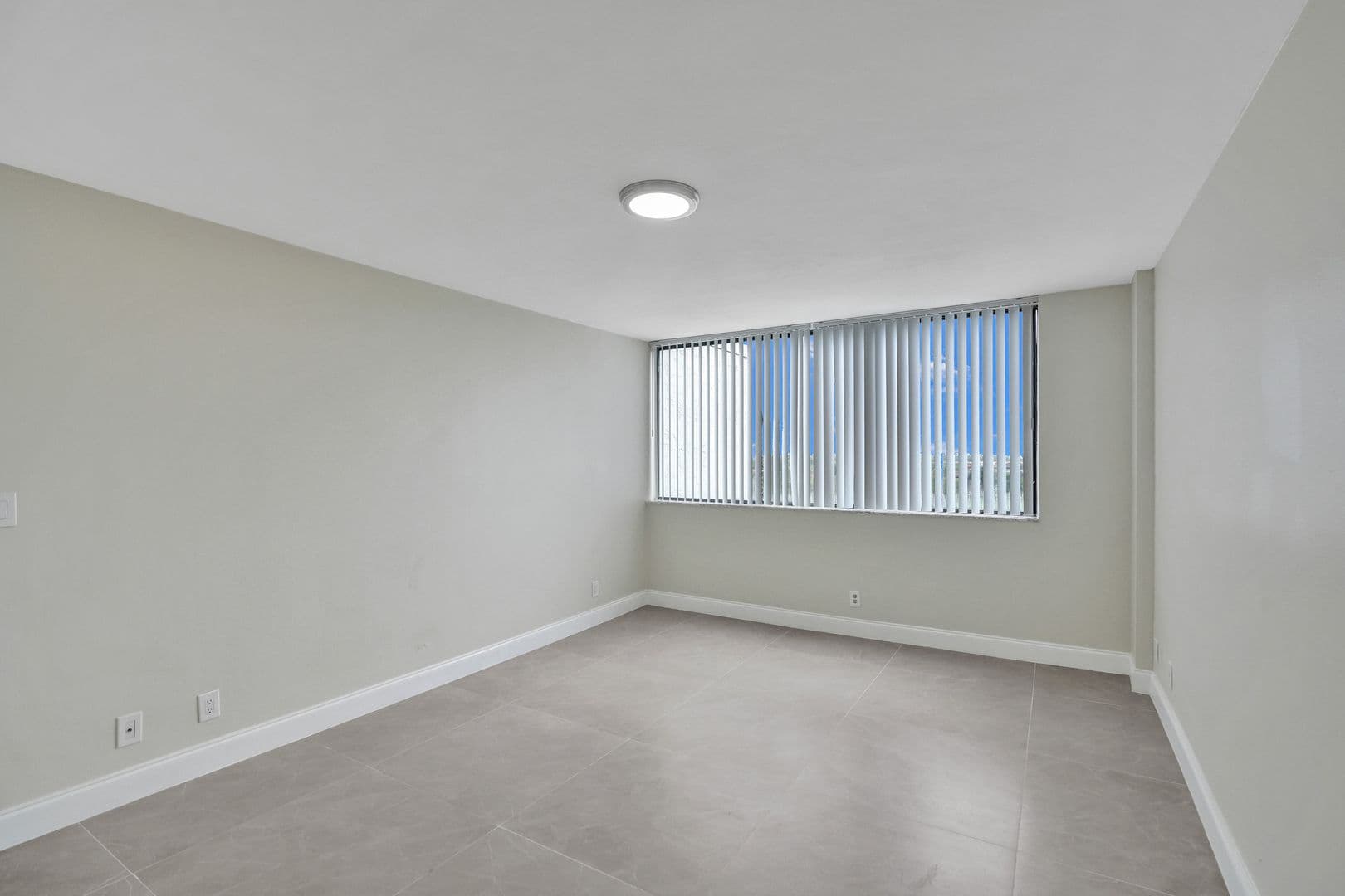 Lauderhill Apartment: 4222 Inverrary Blvd Unit 4810