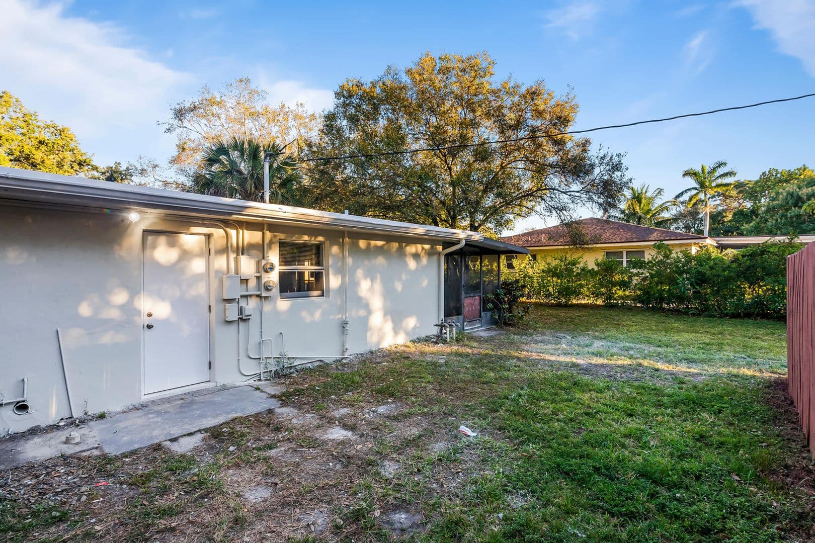 Dania Beach Apartment: 5073 SW 28 AVENUE