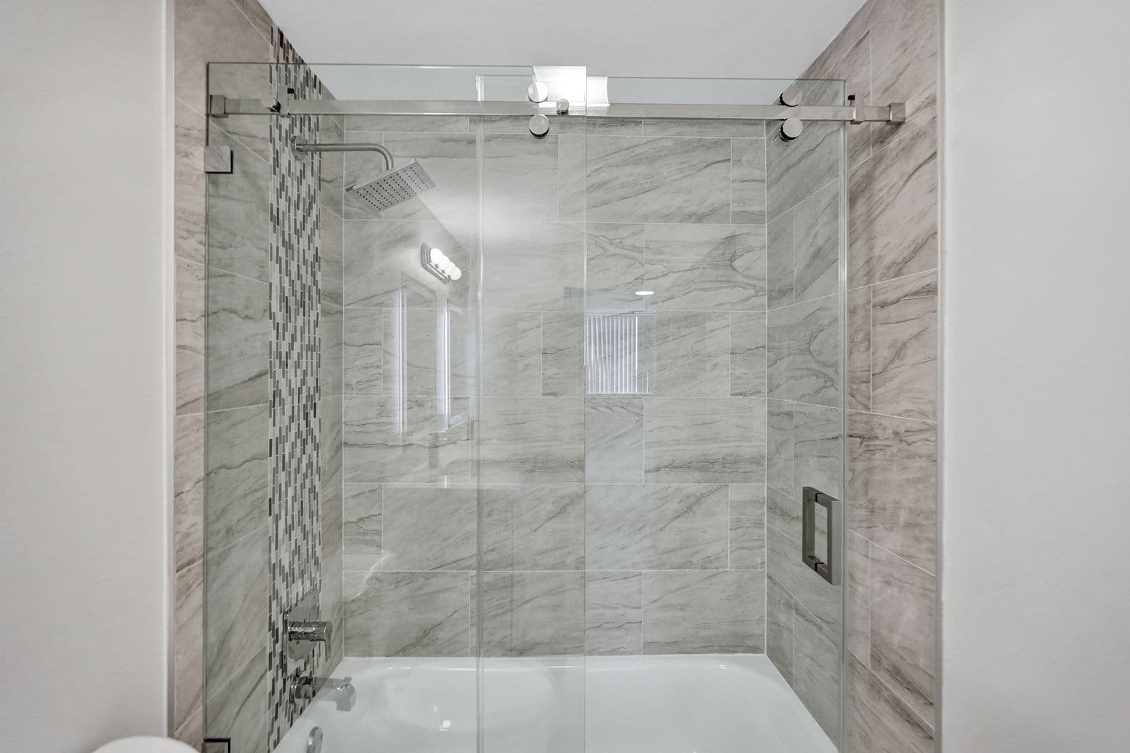 Lauderhill Apartment: 4222 Inverrary Blvd Unit 4810