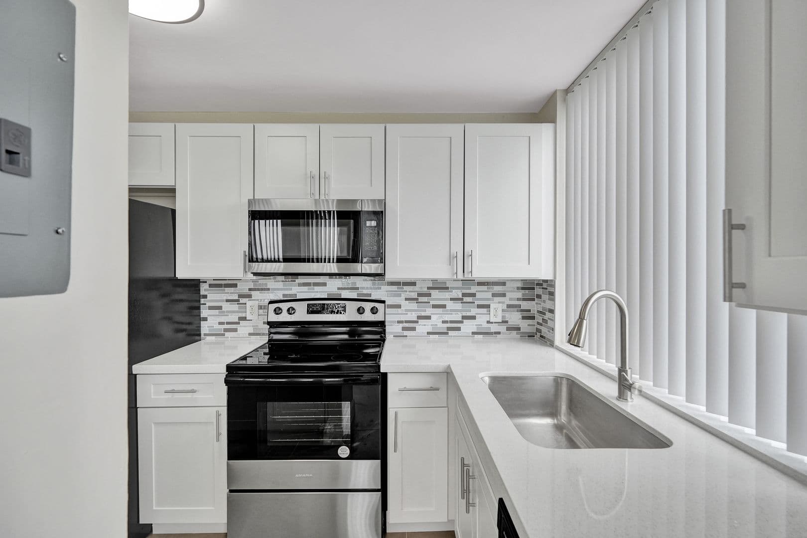 Lauderhill Apartment: 4222 Inverrary Blvd Unit 4810