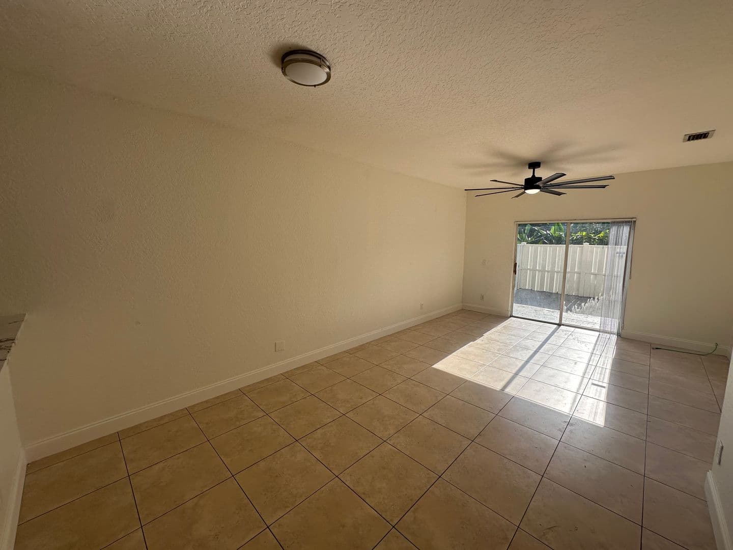 Sunrise Condo: 3590 NW 91st Lane #3590