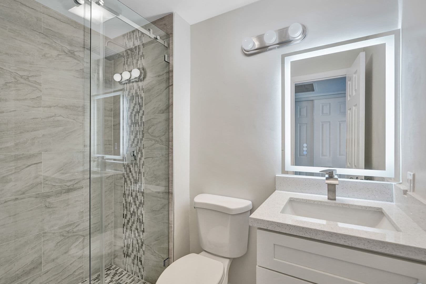 Lauderhill Apartment: 4222 Inverrary Blvd Unit 4810