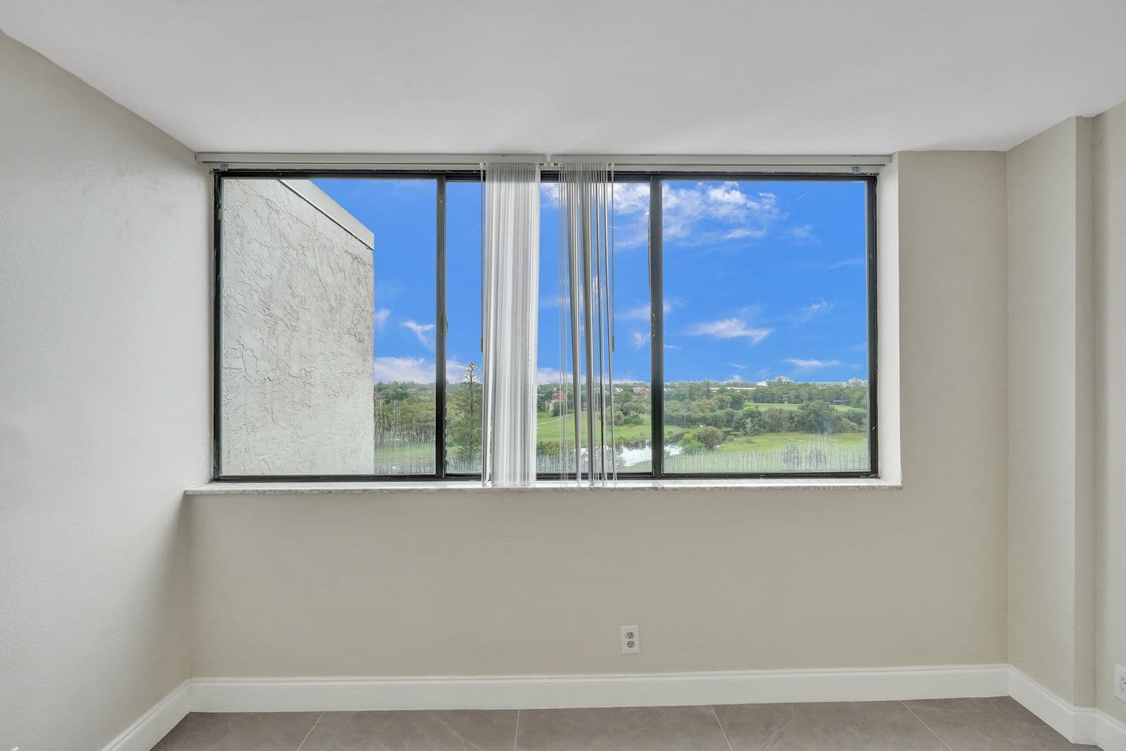 Lauderhill Apartment: 4222 Inverrary Blvd Unit 4810