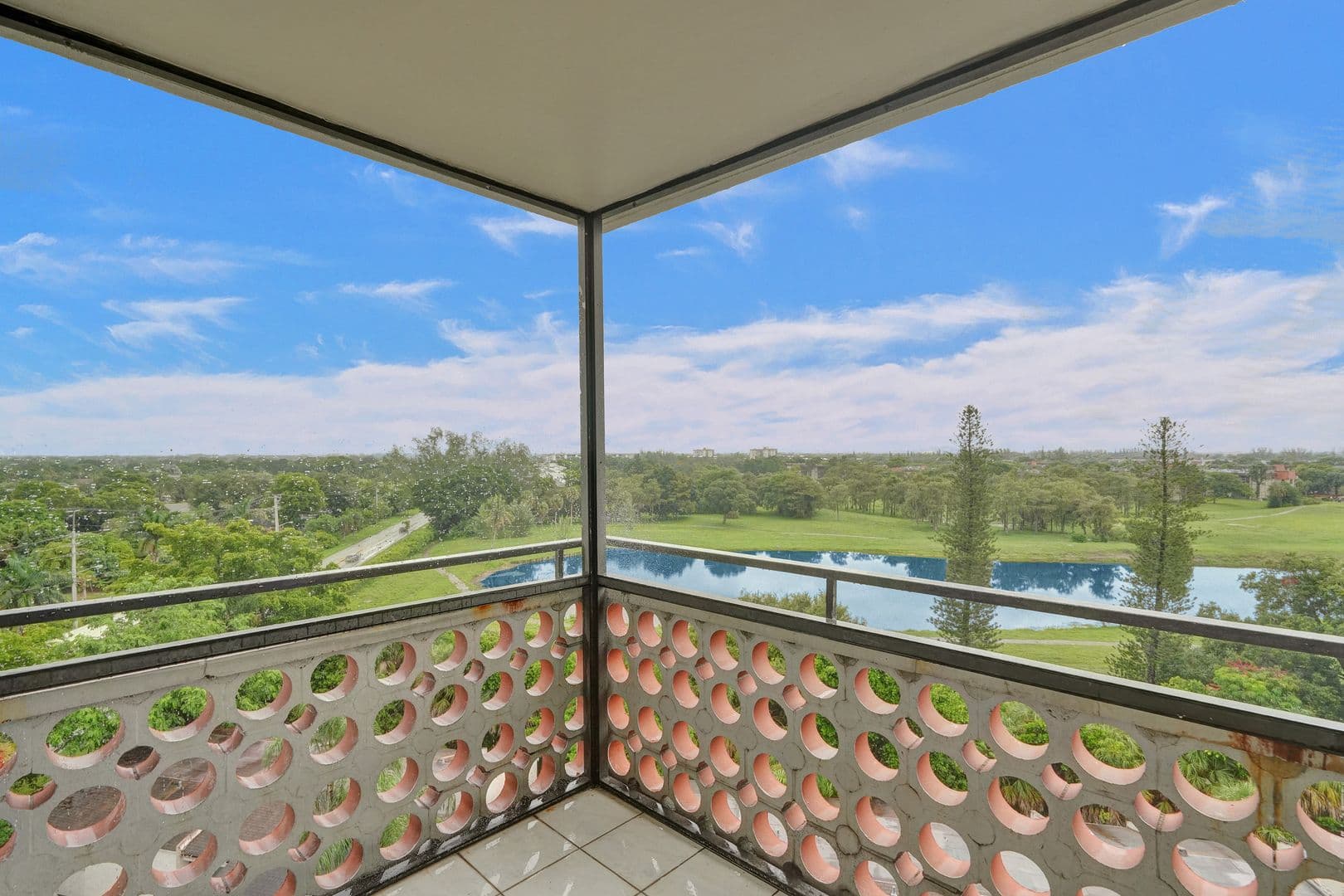 Lauderhill Apartment: 4222 Inverrary Blvd Unit 4810